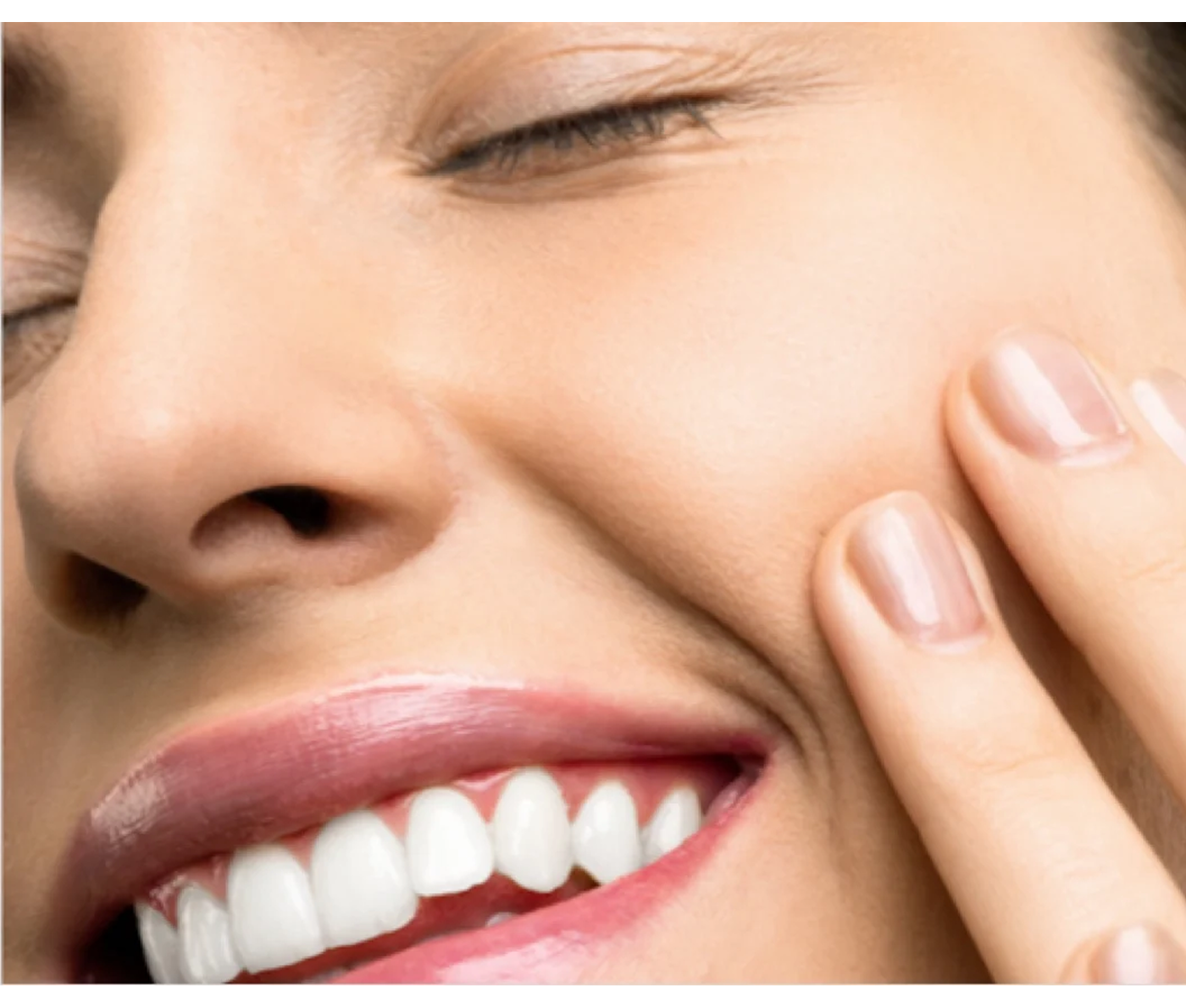 <p><strong>2. Reawakens Your Skin's Own Collagen Factories</strong></p>